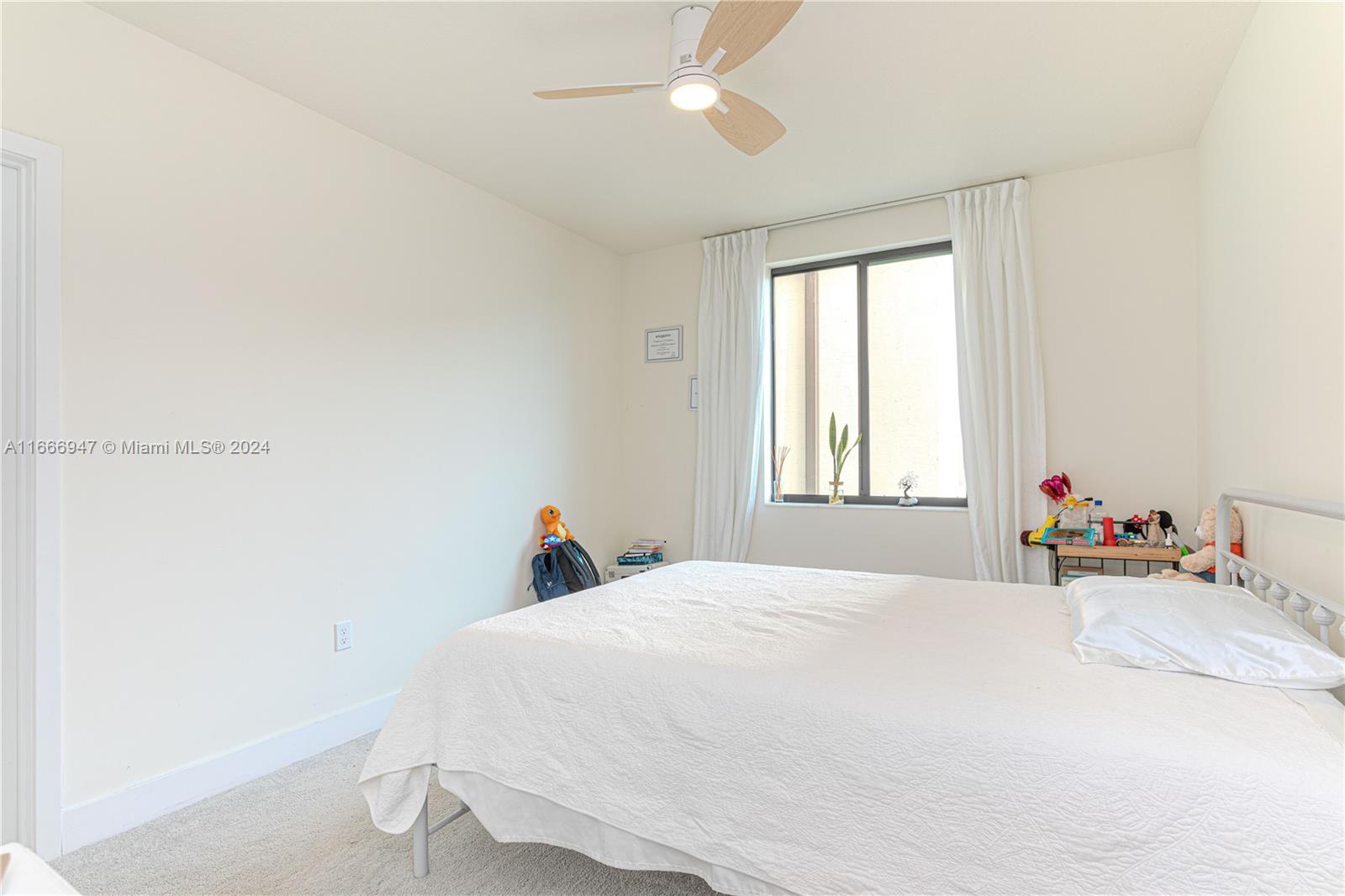 DOWNTOWN DORAL SOUTH PHAS - Residential
