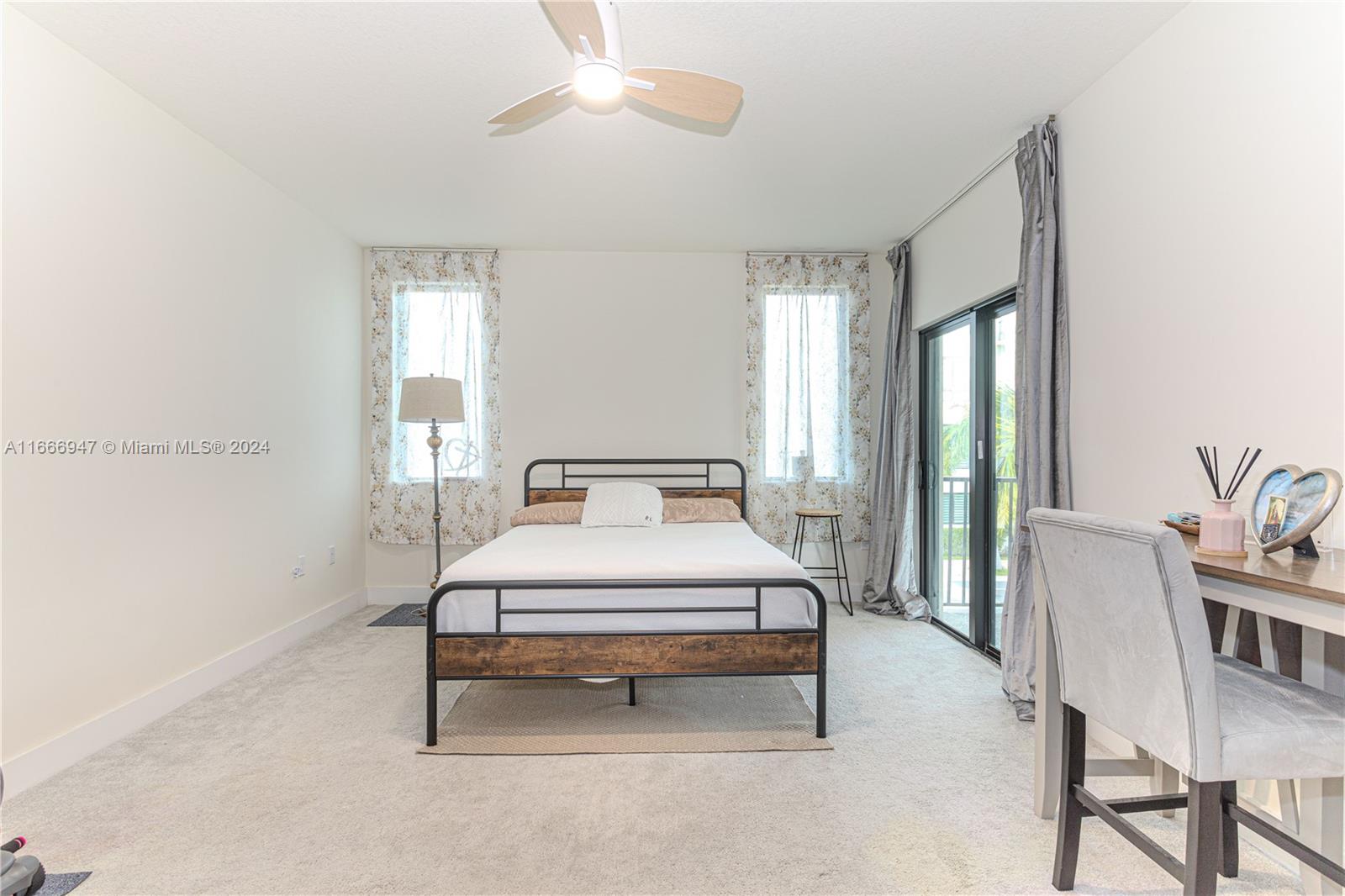 DOWNTOWN DORAL SOUTH PHAS - Residential