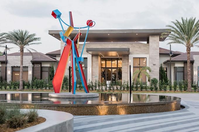 DOWNTOWN DORAL SOUTH PHAS - Residential