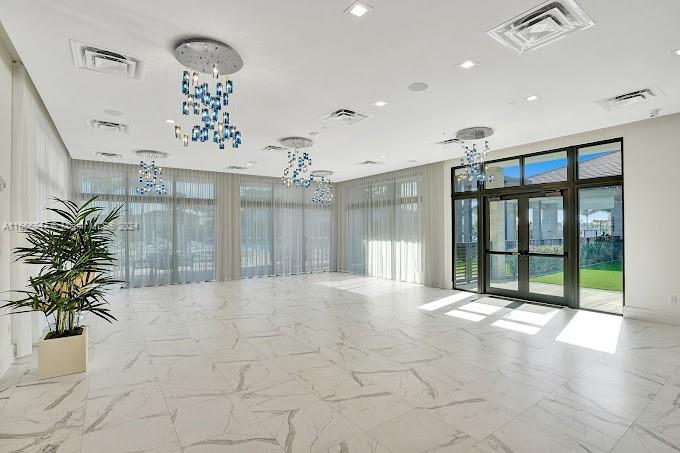 DOWNTOWN DORAL SOUTH PHAS - Residential