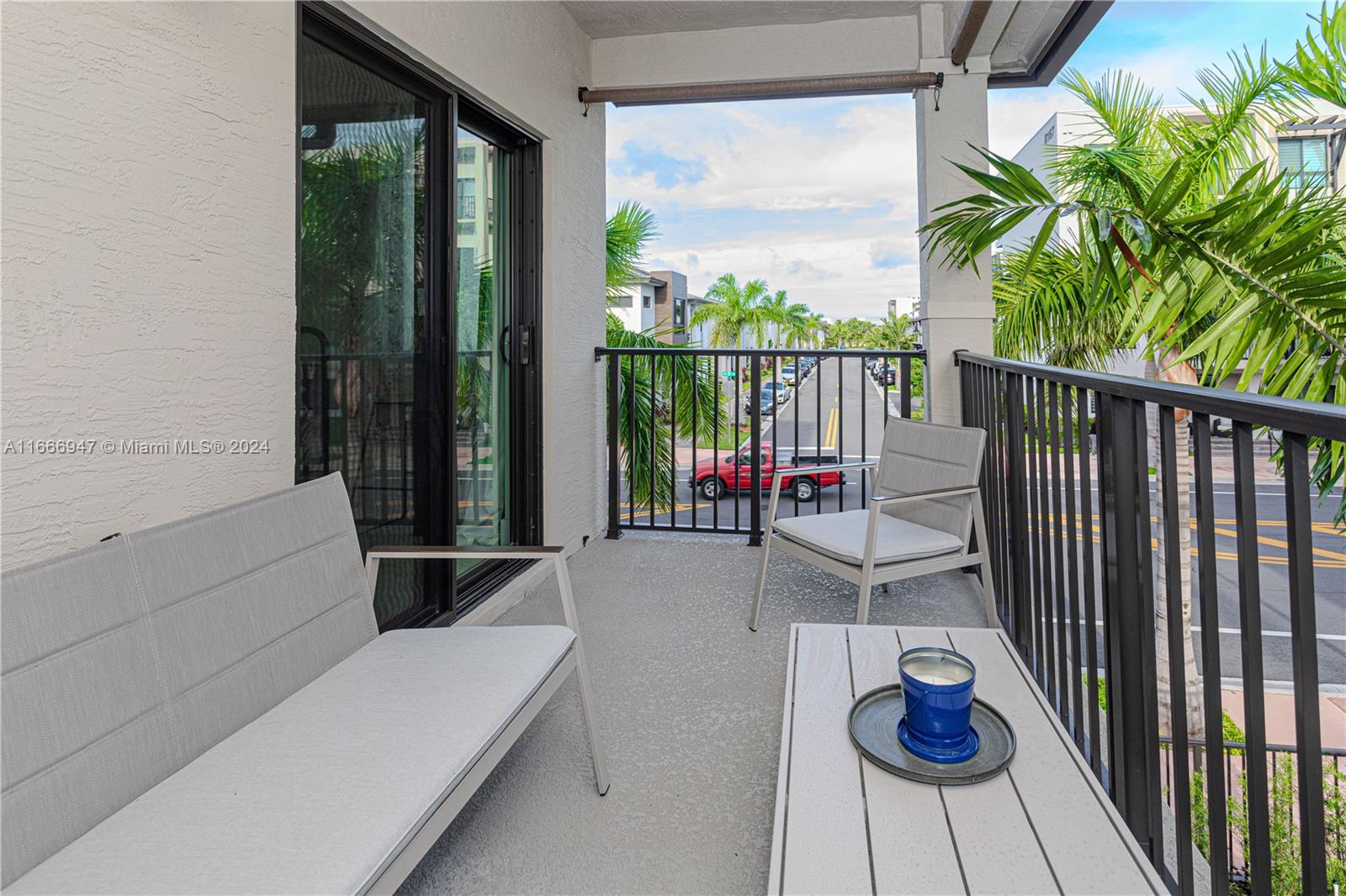 DOWNTOWN DORAL SOUTH PHAS - Residential