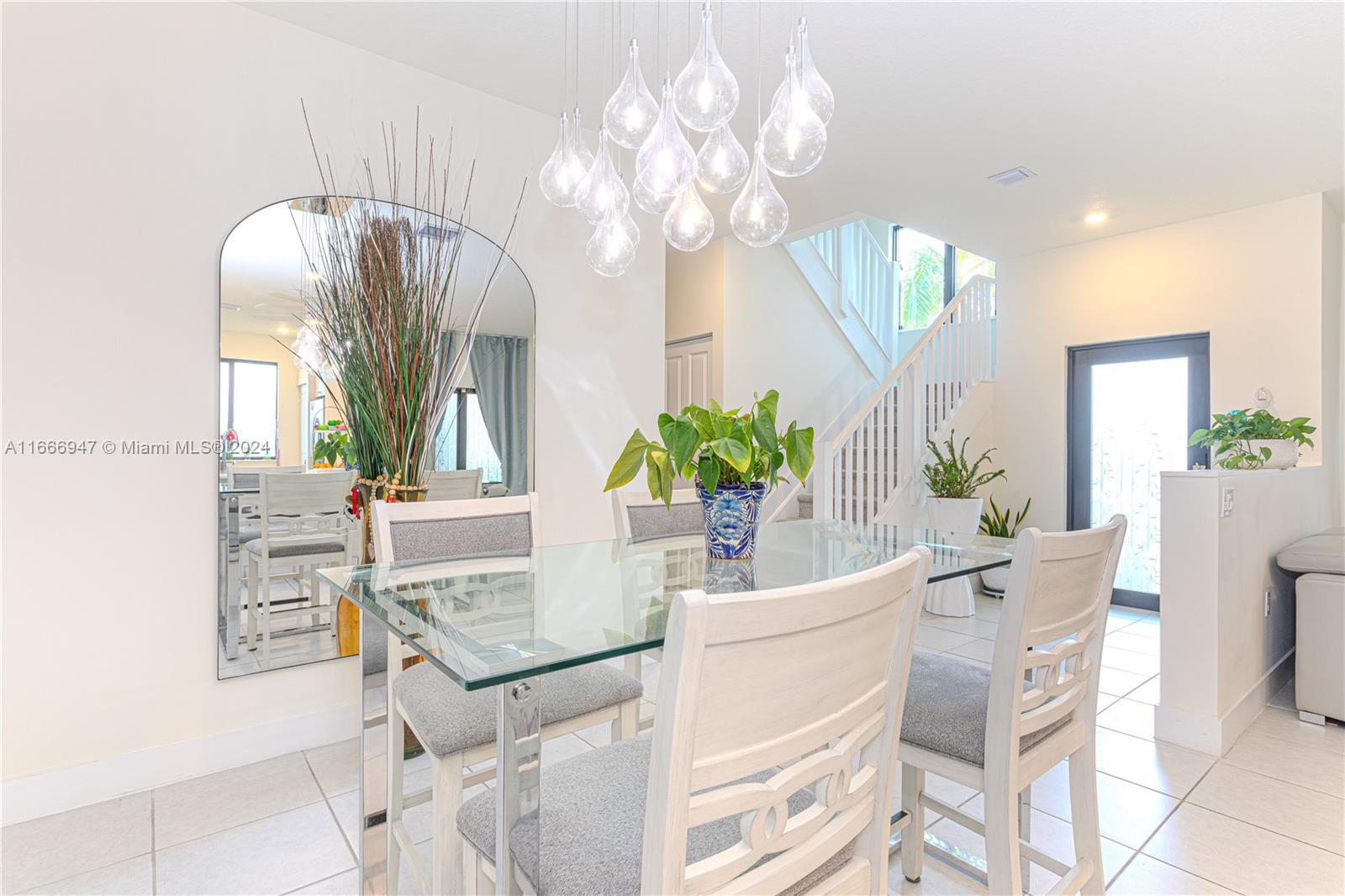 DOWNTOWN DORAL SOUTH PHAS - Residential