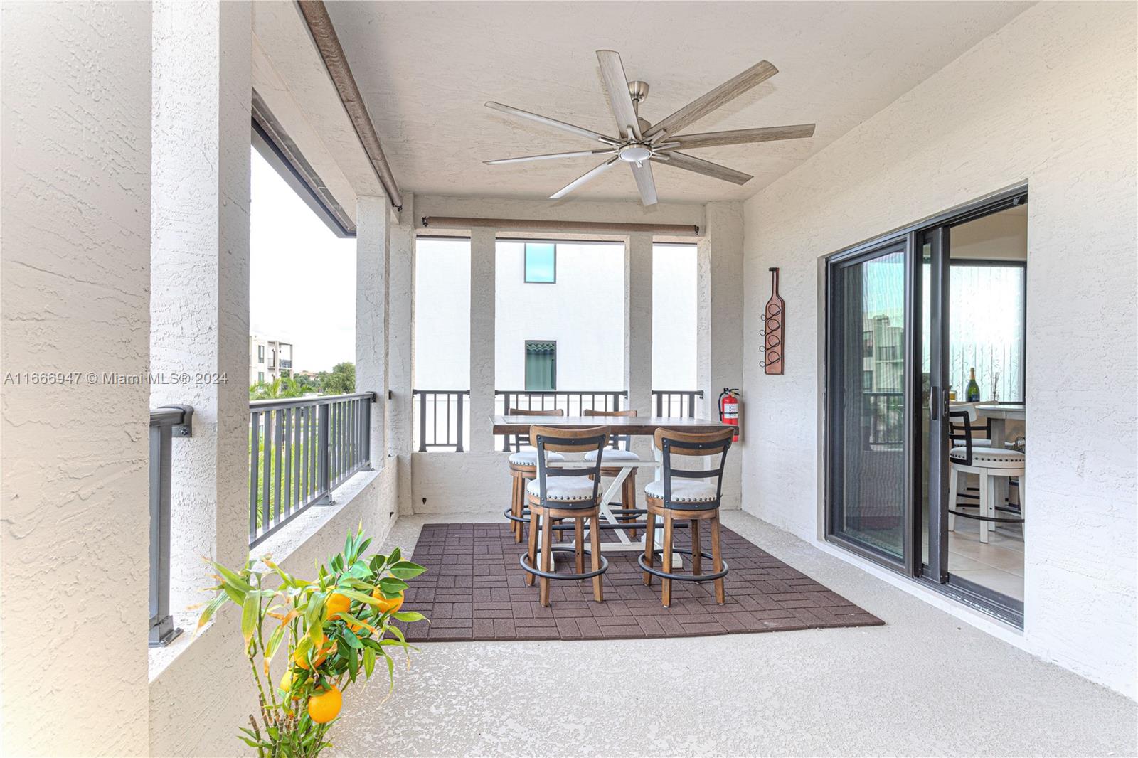 DOWNTOWN DORAL SOUTH PHAS - Residential