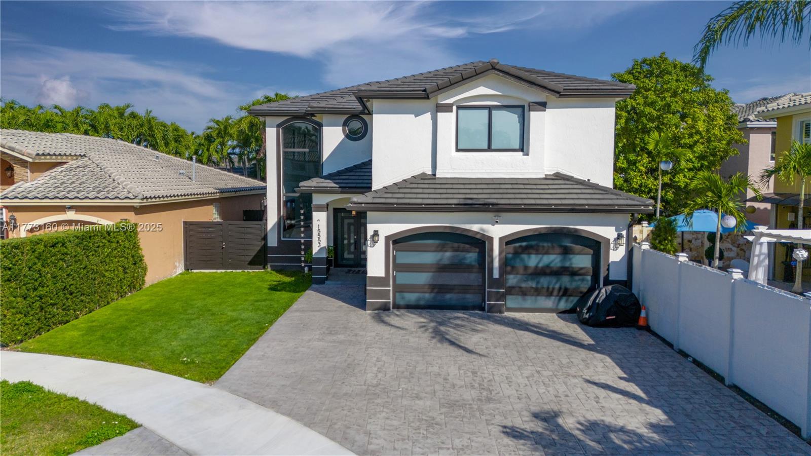 Property for Sale at 15553 Sw 95th St, Miami, Broward County, Florida - Bedrooms: 4 
Bathrooms: 4  - $849,900