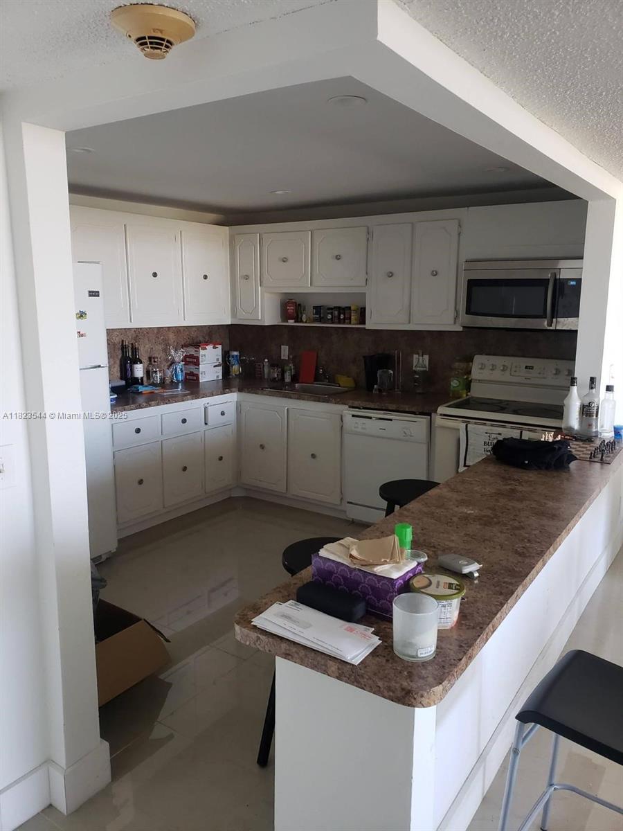 SAILBOAT CAY CONDO - Residential