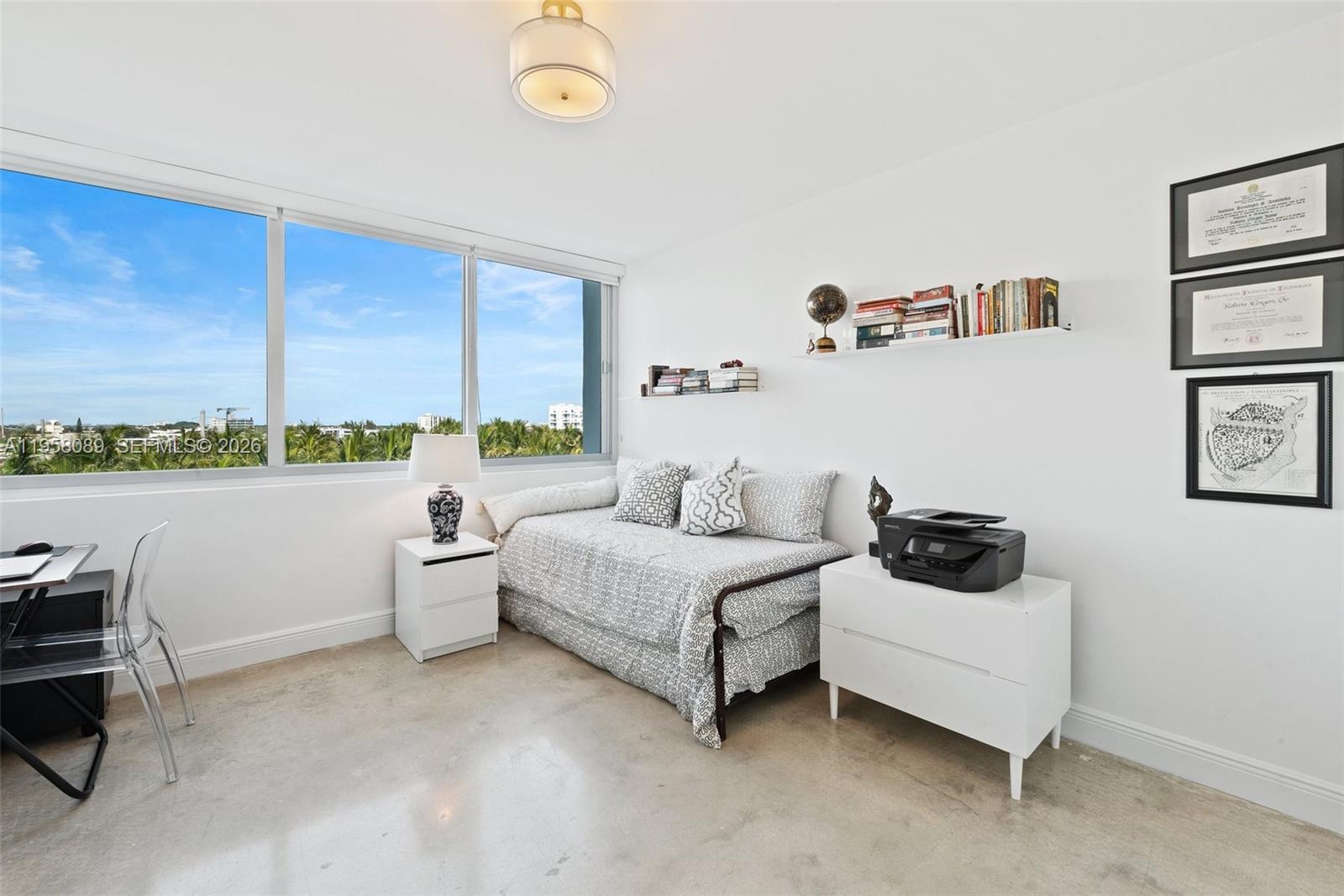 BURLEIGH HOUSE CONDO - Residential