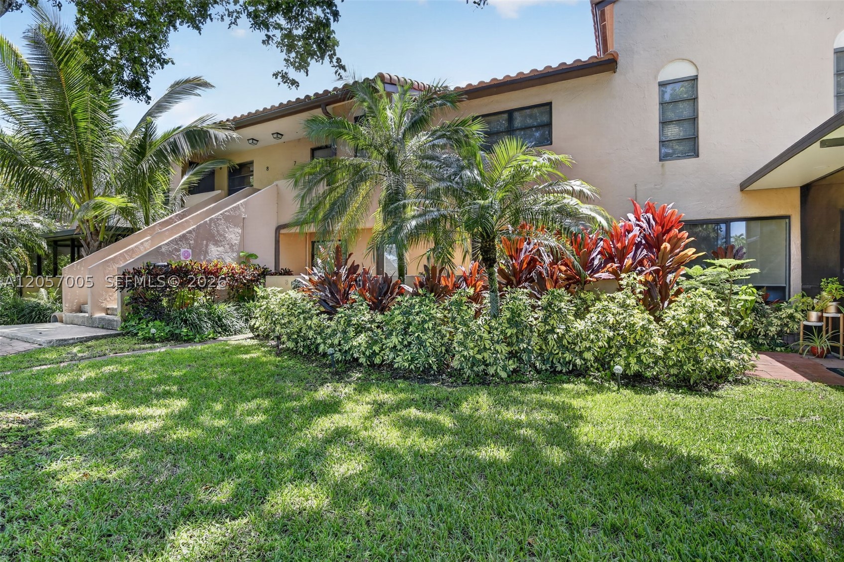 9050 Jacaranda Ln 3