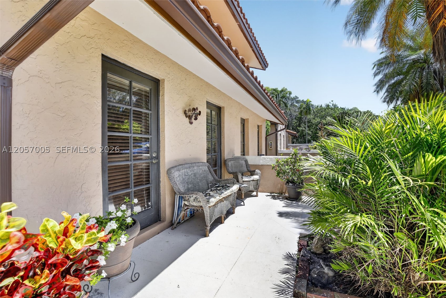 9050 Jacaranda Ln 3