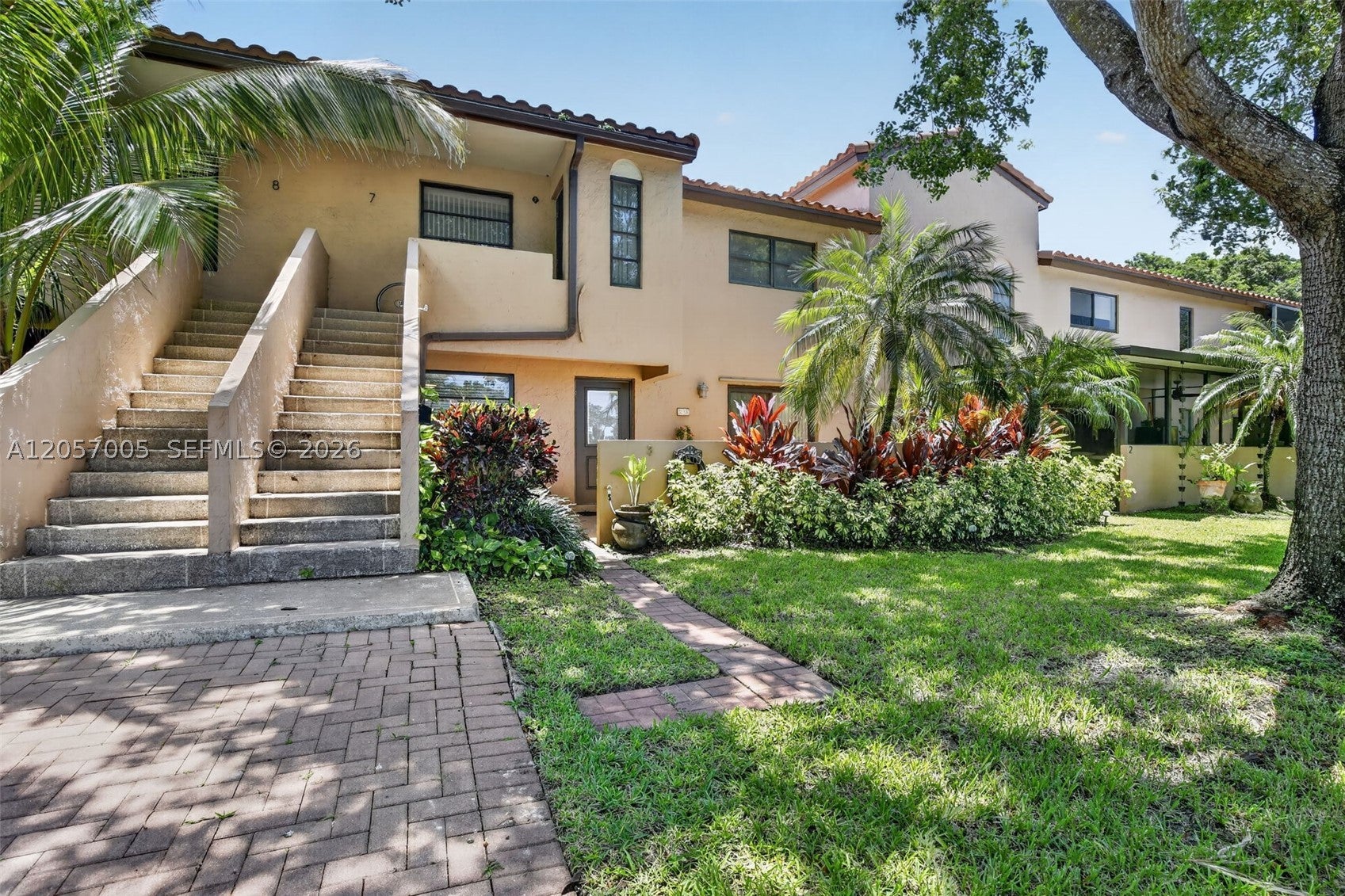 9050 Jacaranda Ln 3