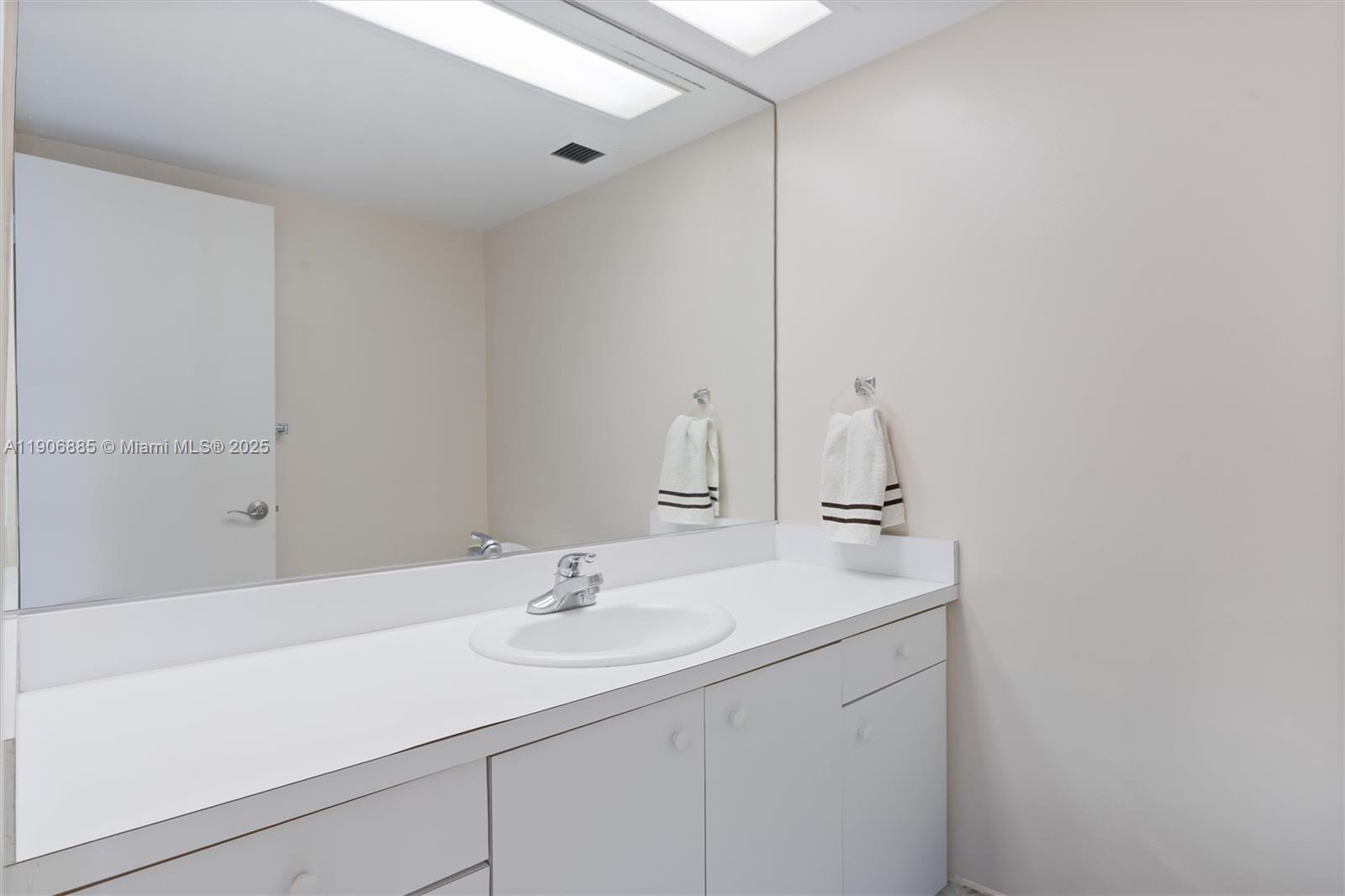 POINT OF AMERICAS - Residential Lease