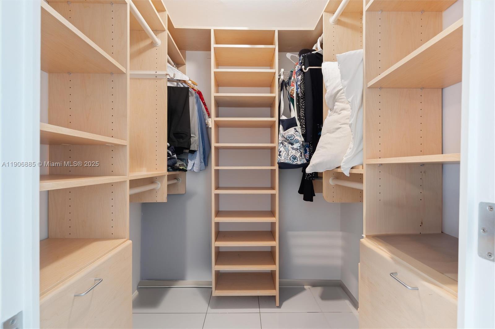 POINT OF AMERICAS - Residential Lease