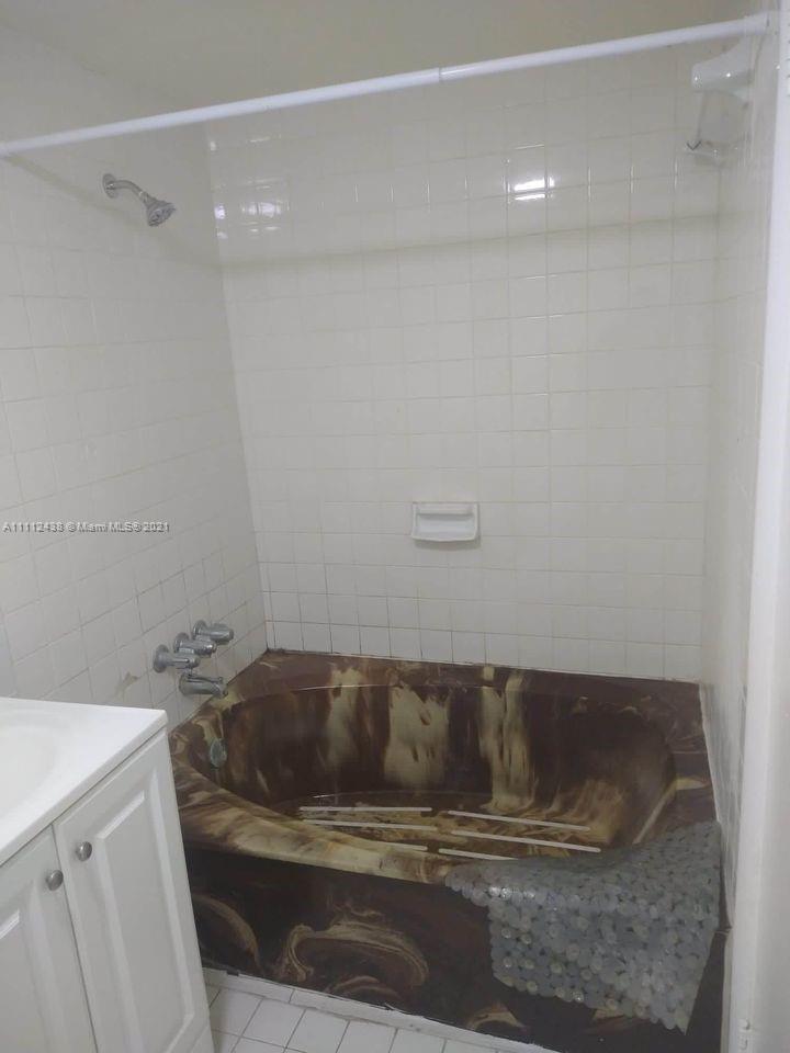 Oceanside Villas Apartment - Residential Lease