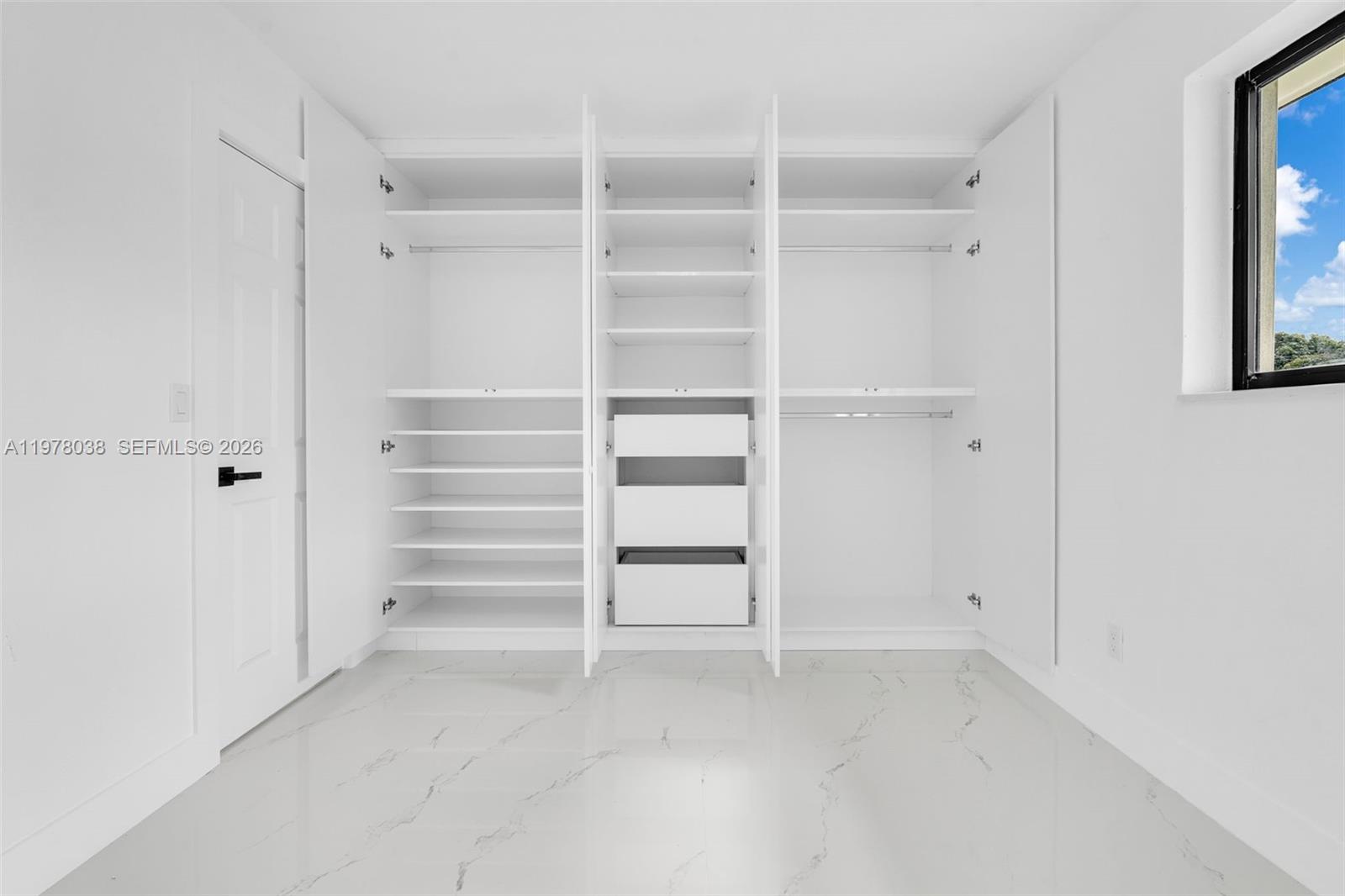 DOUGLAS ESTS - Residential