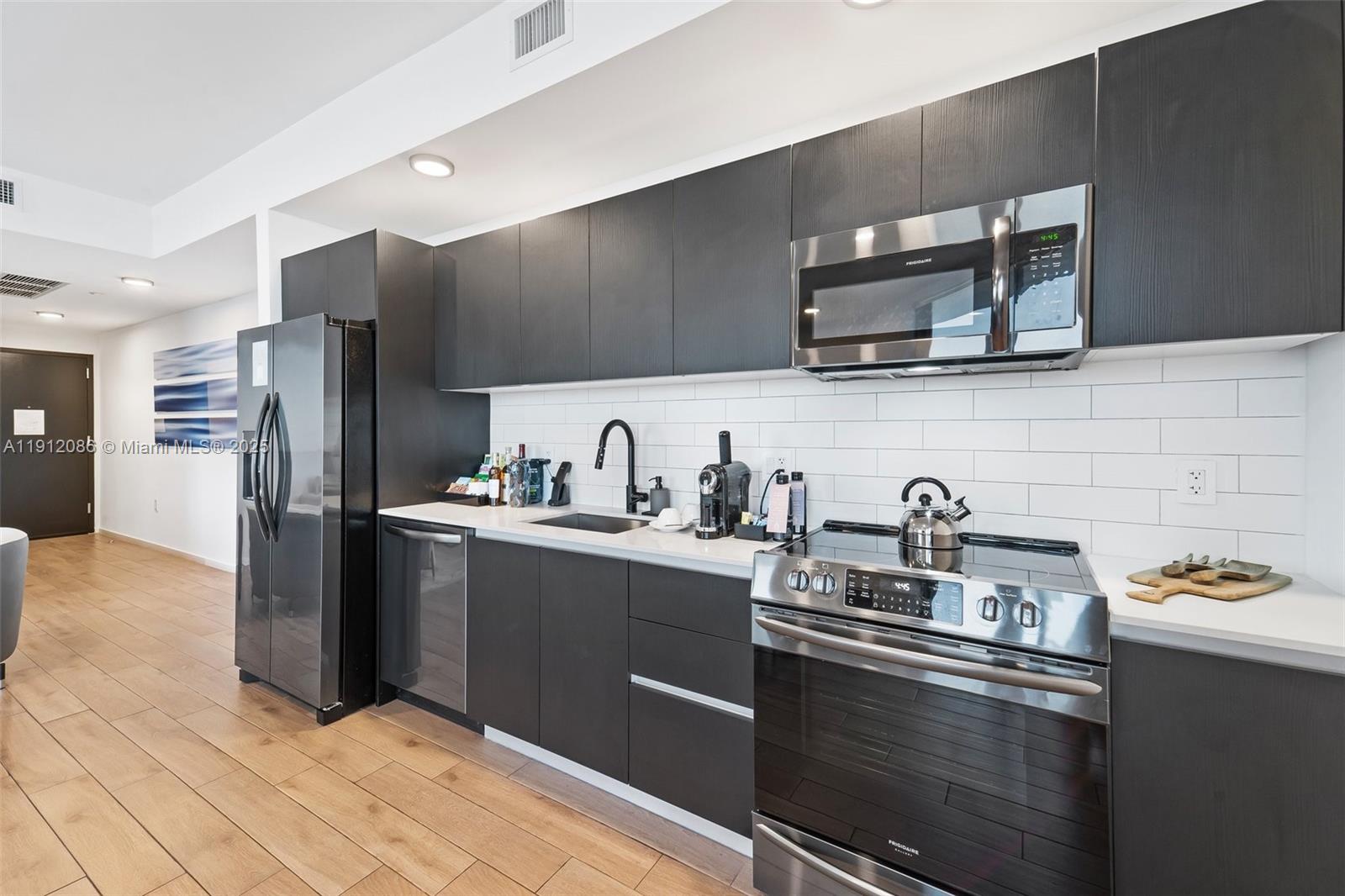 MAP OF MIAMI DADE CO. FL. - Residential Lease