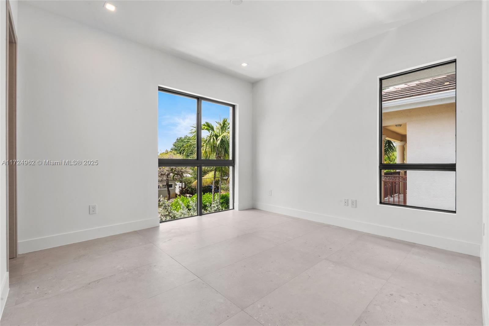 TARPON RIVER - Residential