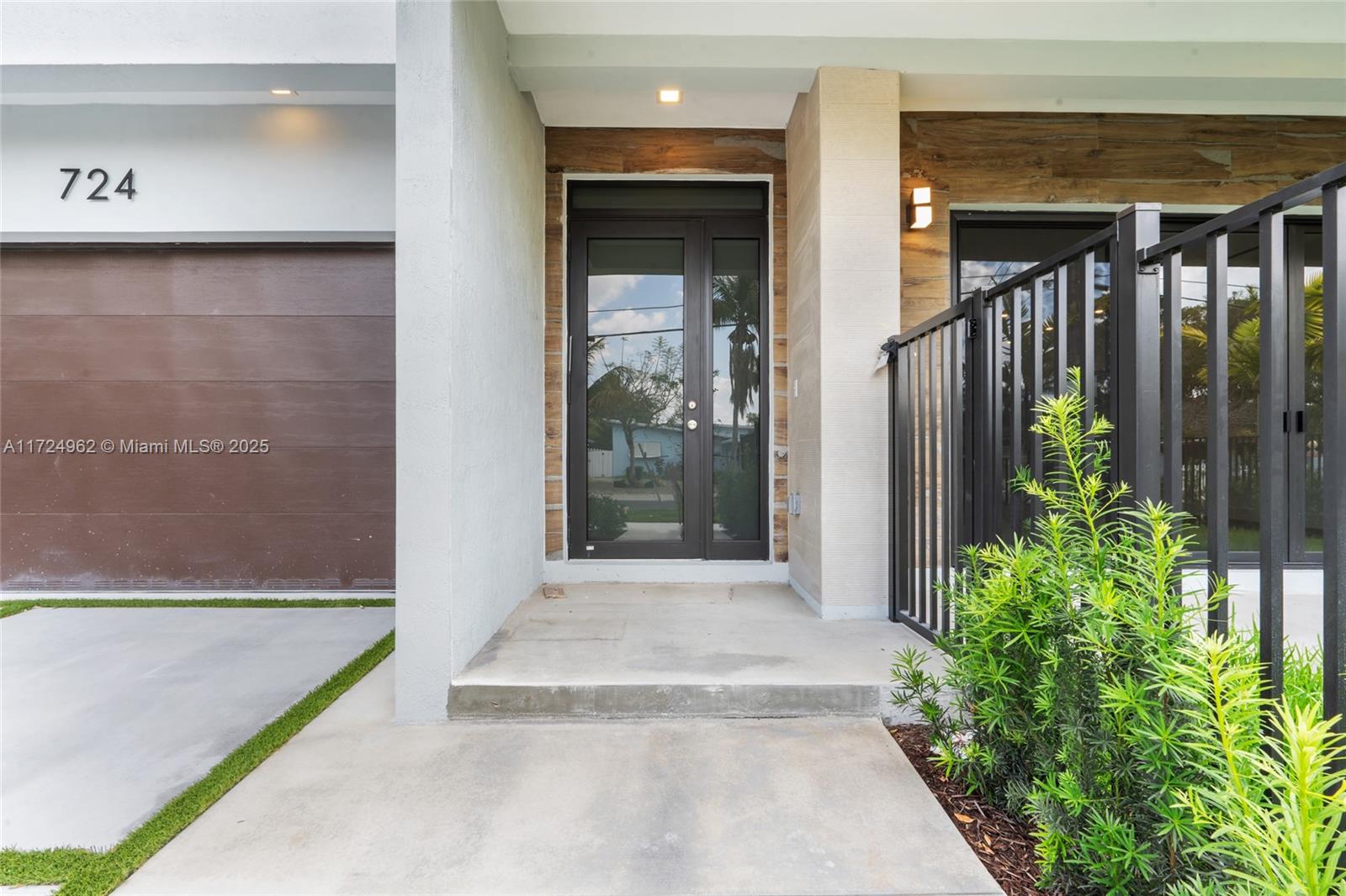 TARPON RIVER - Residential
