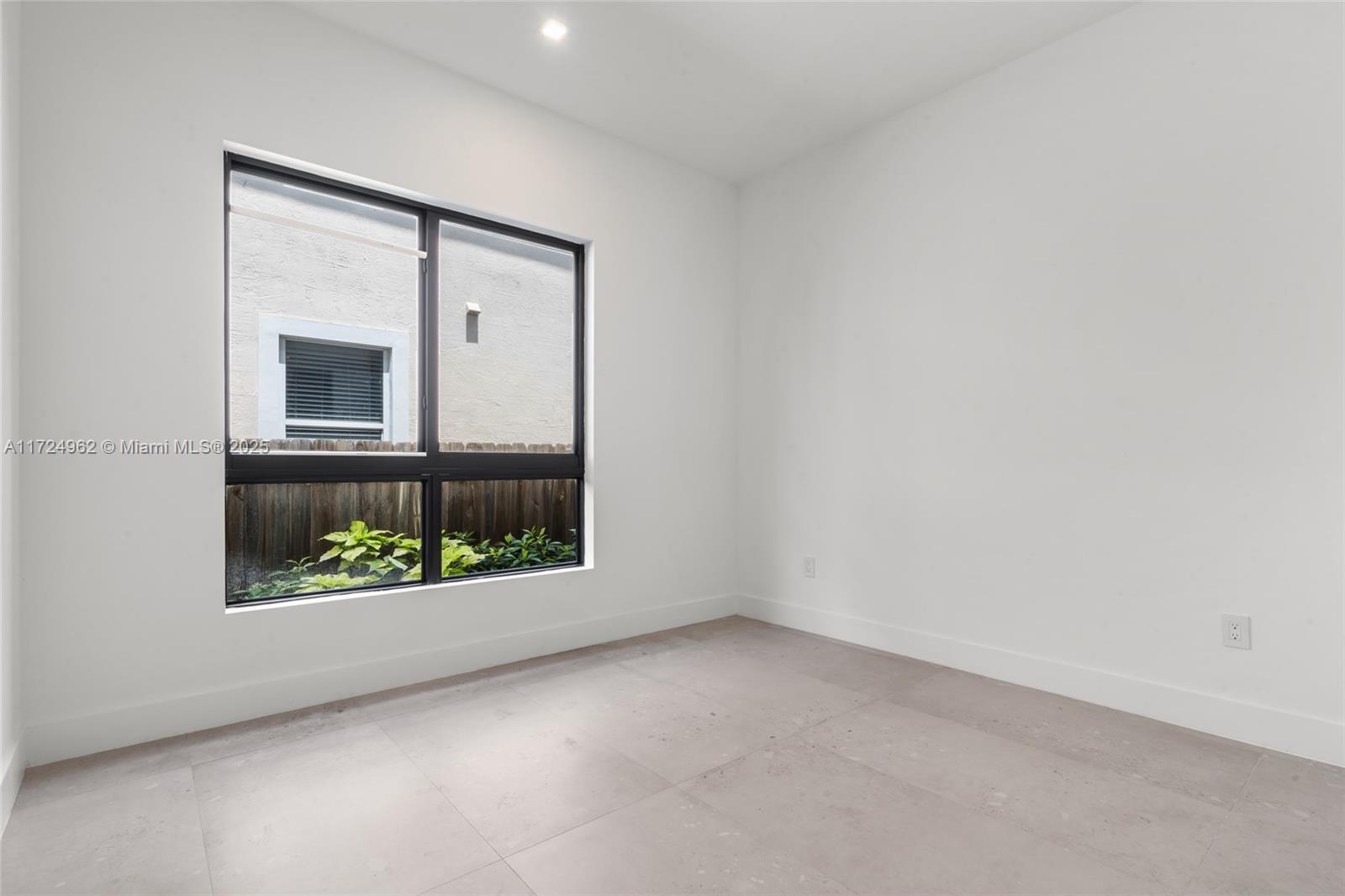 TARPON RIVER - Residential