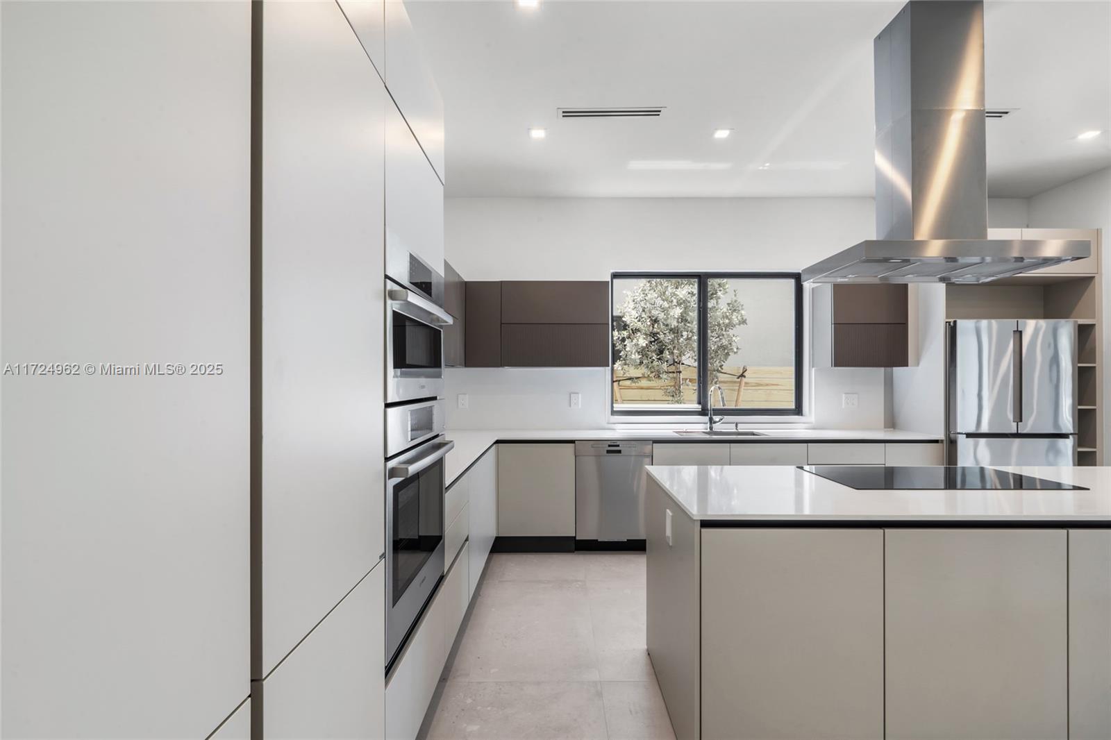 TARPON RIVER - Residential