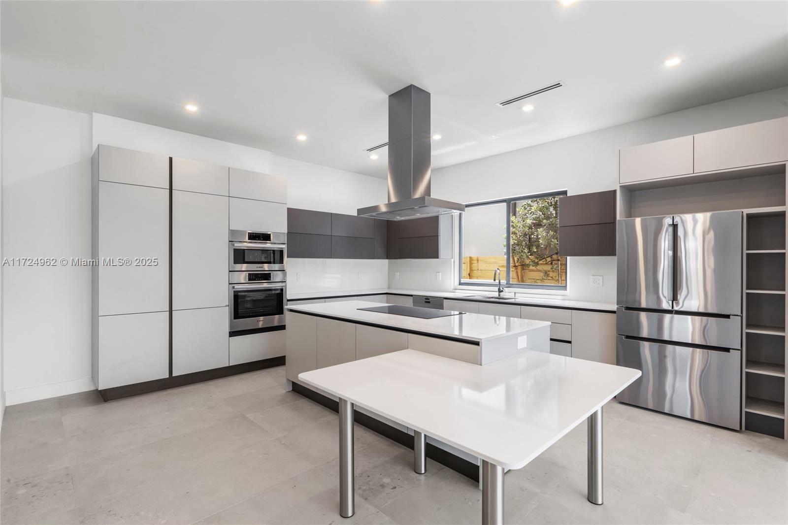 TARPON RIVER - Residential