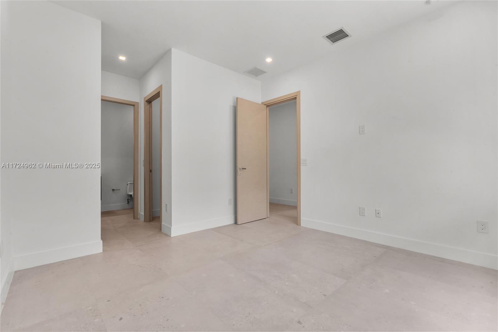 TARPON RIVER - Residential