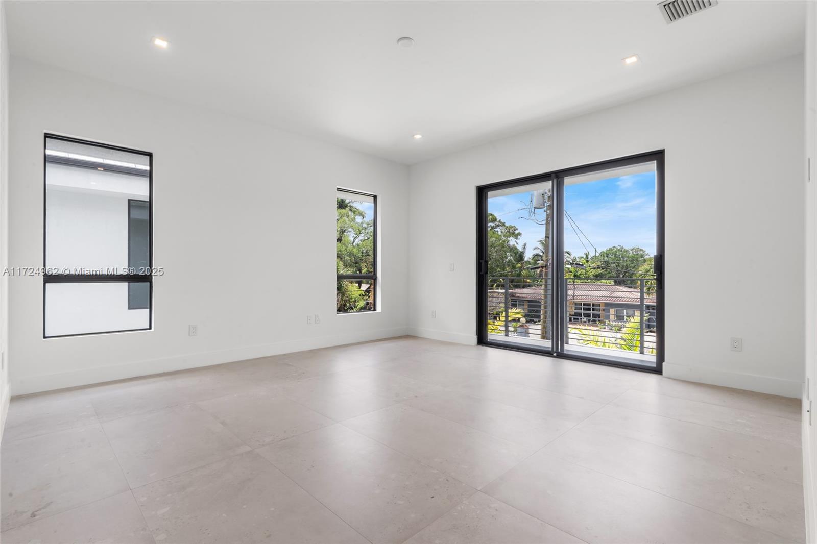 TARPON RIVER - Residential