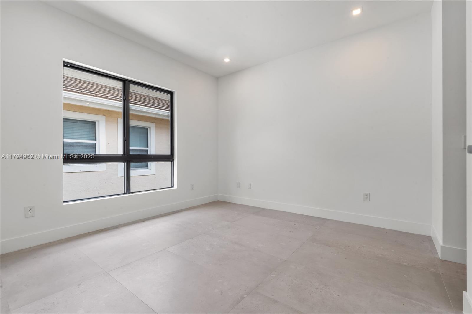 TARPON RIVER - Residential