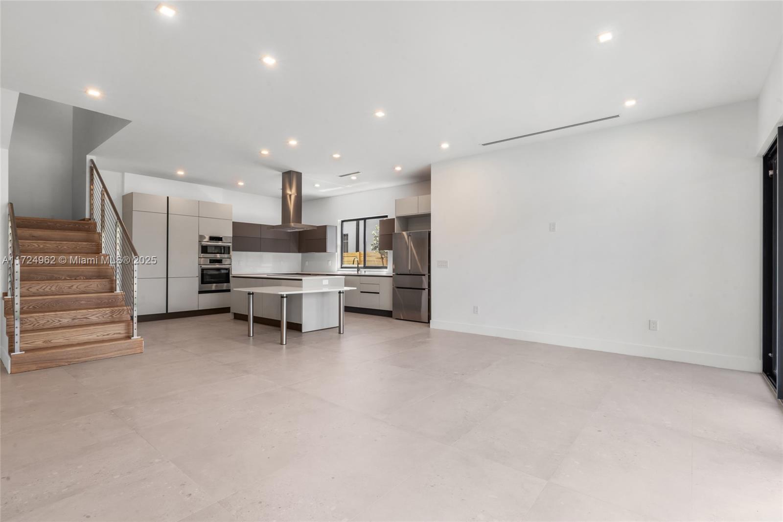 TARPON RIVER - Residential