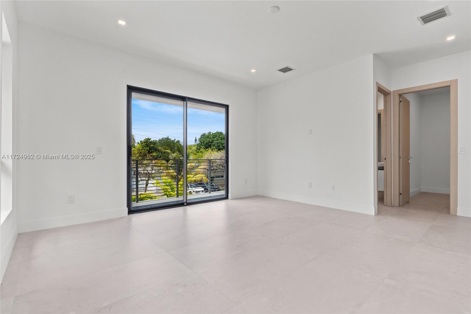 TARPON RIVER - Residential