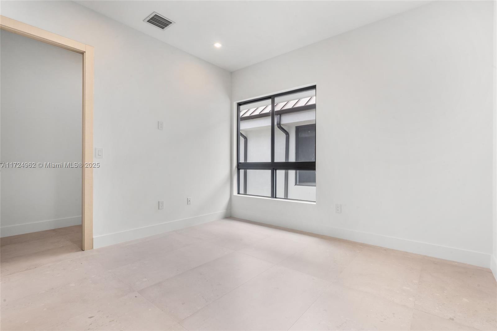 TARPON RIVER - Residential