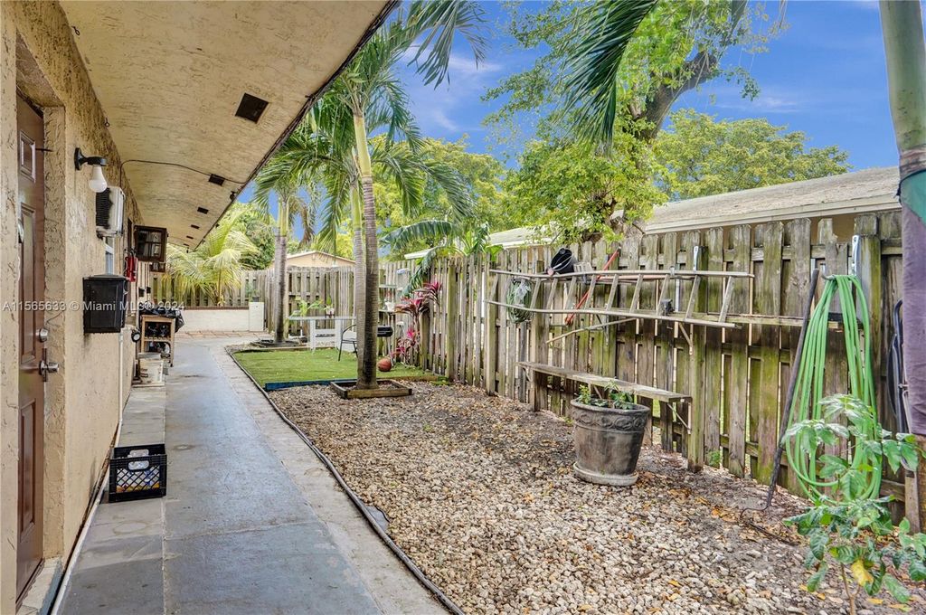 Photo of 326 SW 2nd Pl, Pompano Beach, FL 33060 (MLS # A11565633)