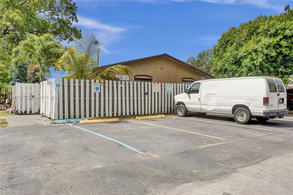 Photo of 326 SW 2nd Pl, Pompano Beach, FL 33060 (MLS # A11565633)