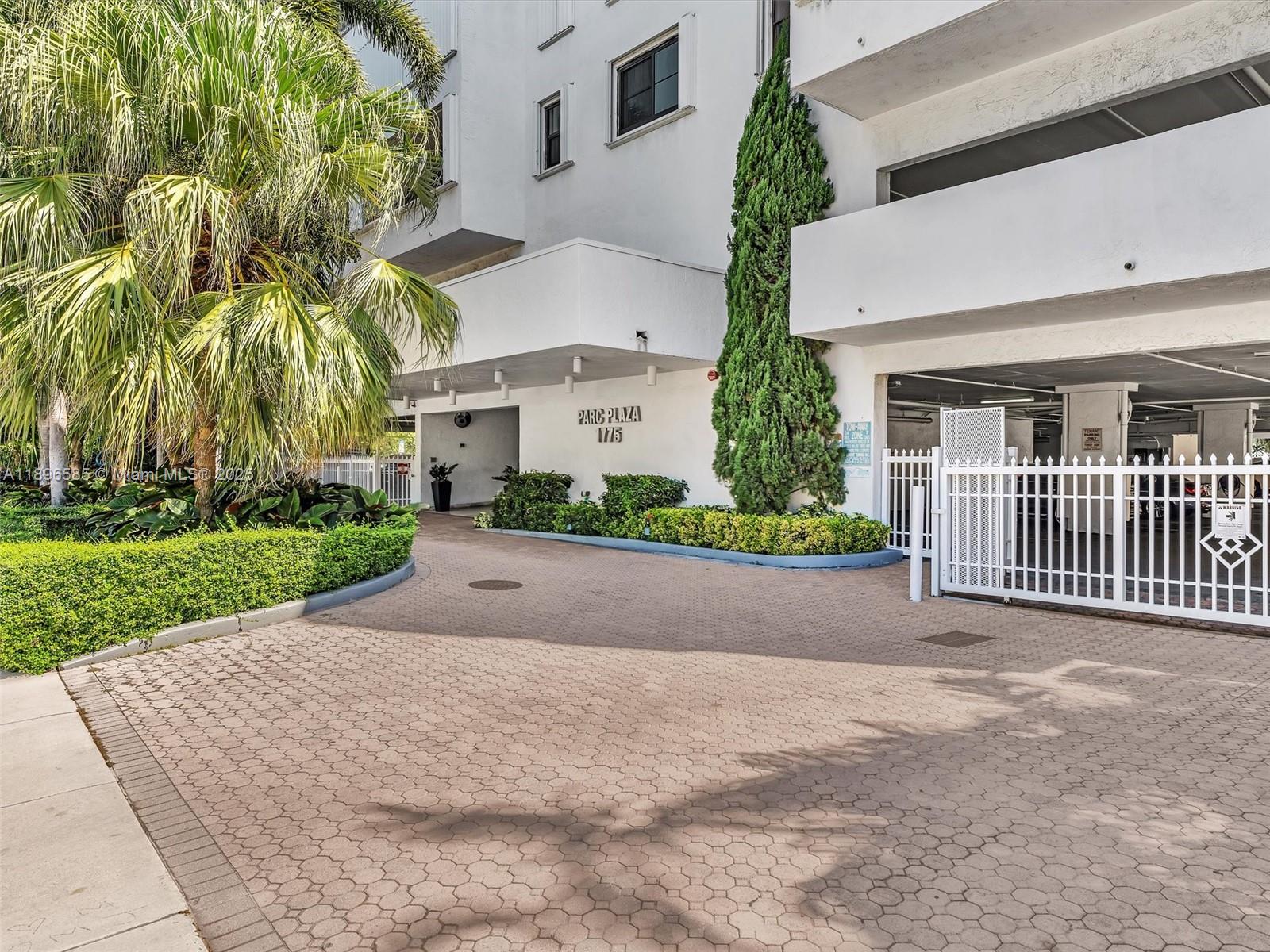 showings by appointment only. please Call listing agent.