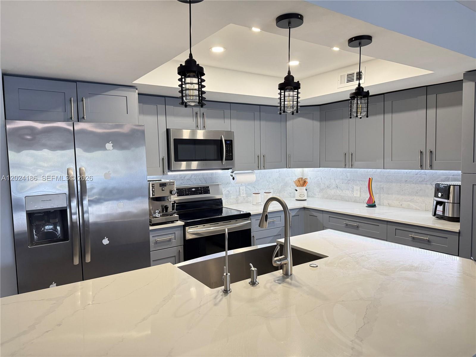 EVERGLADES SUGAR & LAND - Residential Lease