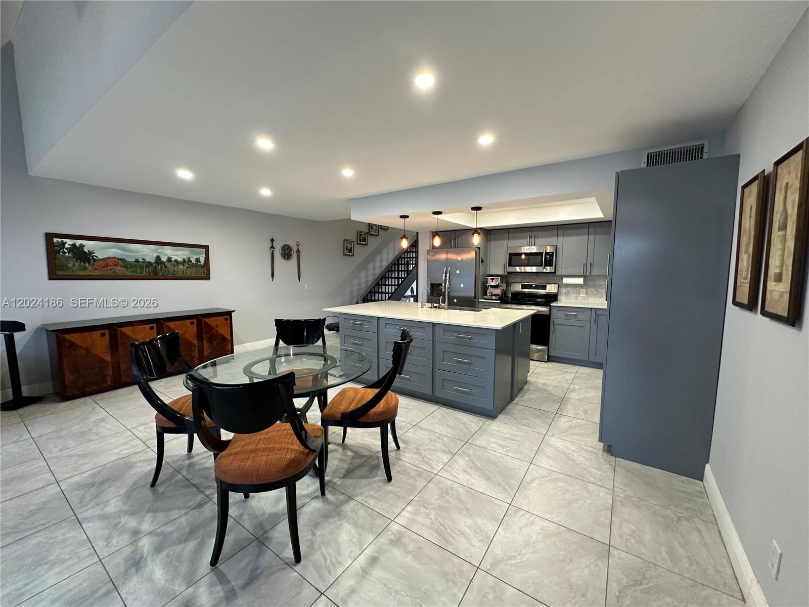 EVERGLADES SUGAR & LAND - Residential Lease