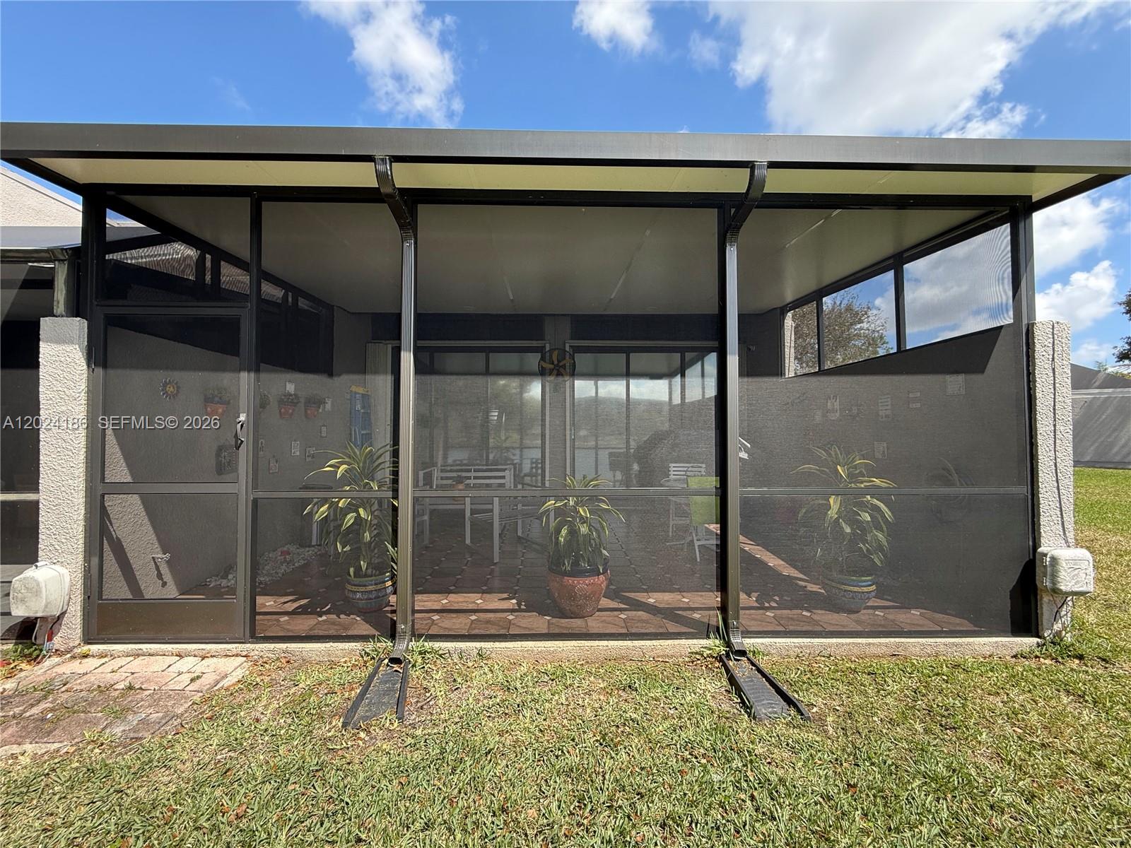EVERGLADES SUGAR & LAND - Residential Lease