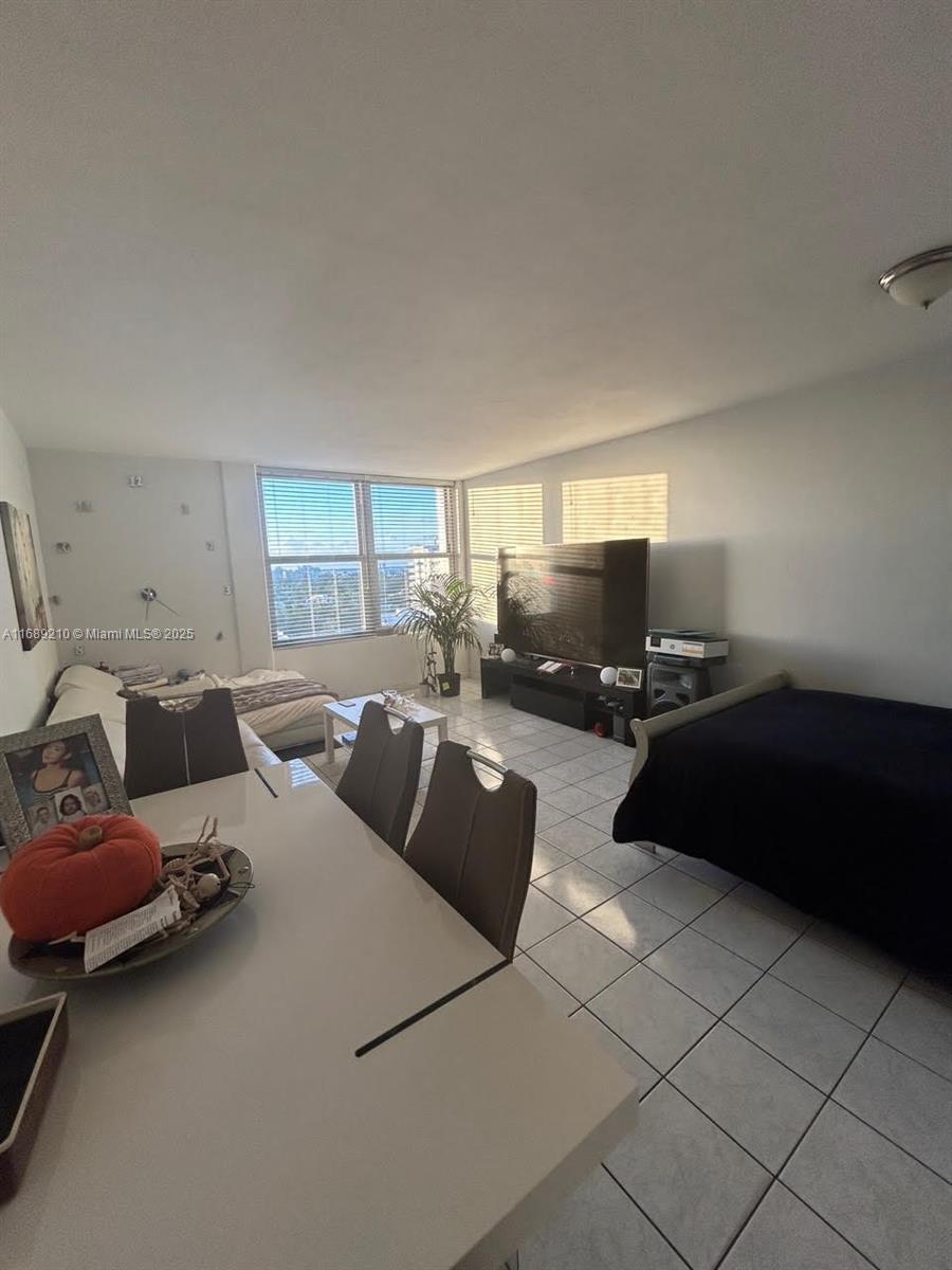 2899 Collins Ave 1448