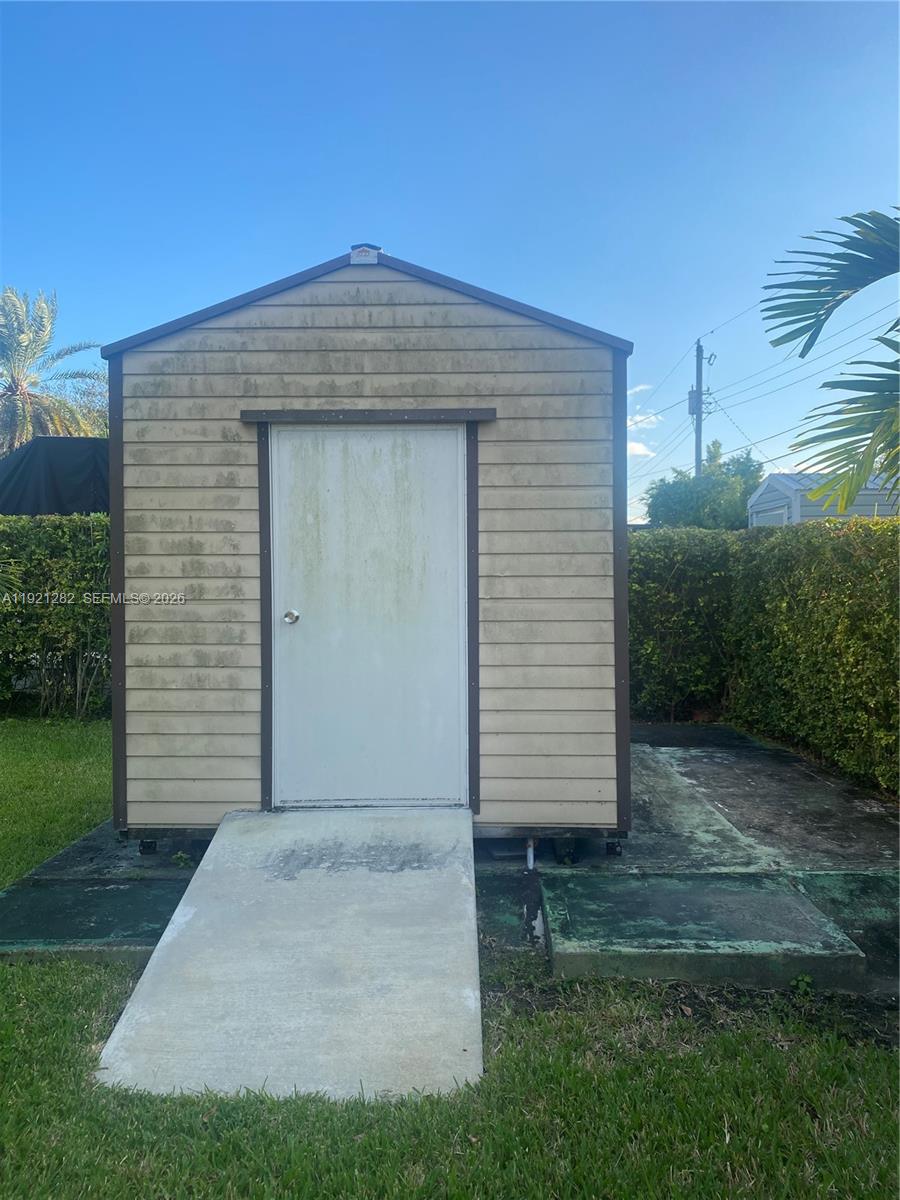 WESTWOOD LAKE 9TH ADDN - Residential