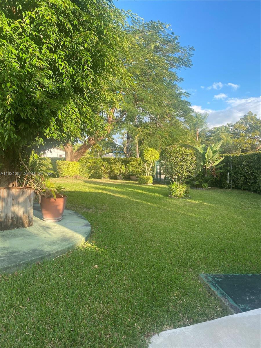 WESTWOOD LAKE 9TH ADDN - Residential