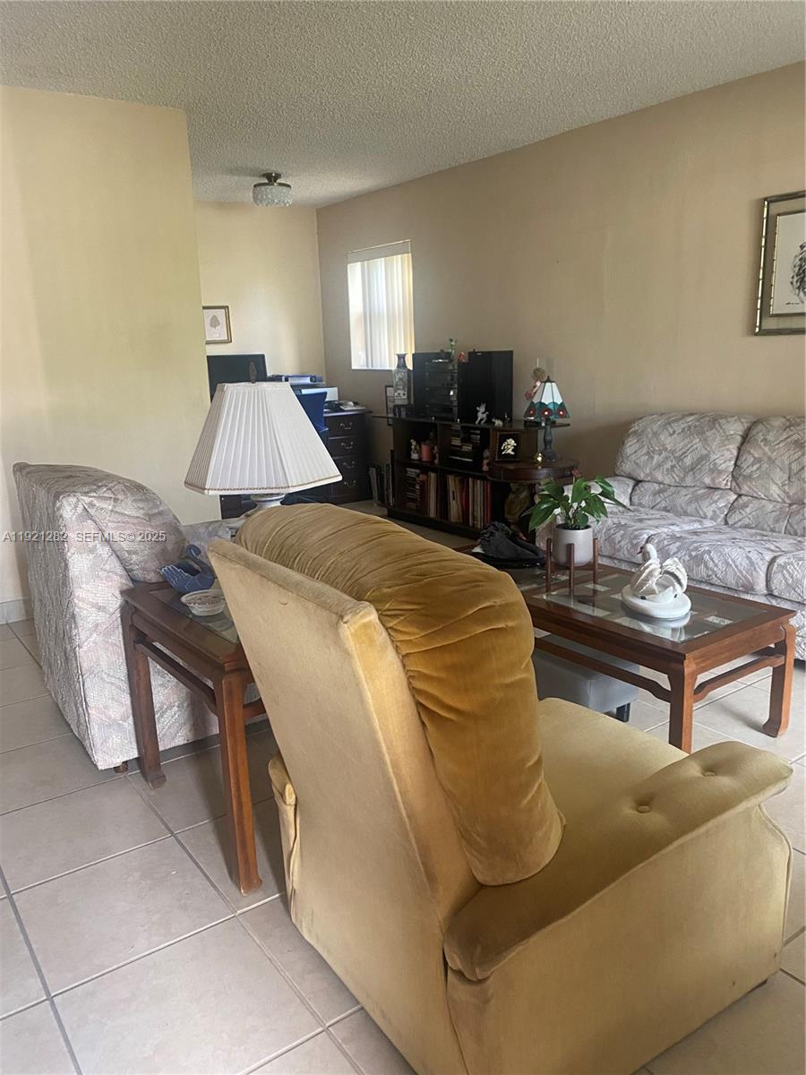 WESTWOOD LAKE 9TH ADDN - Residential