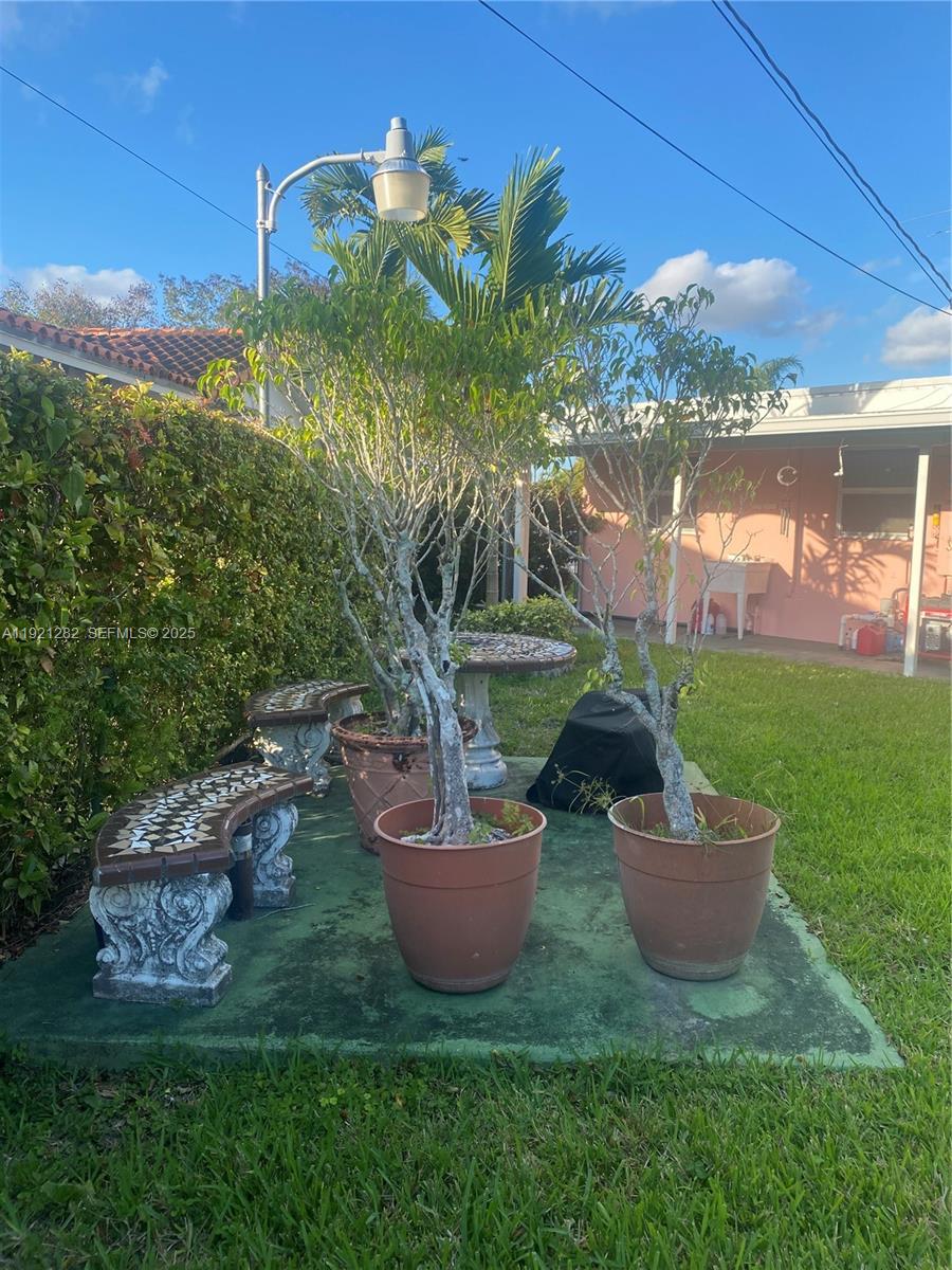 WESTWOOD LAKE 9TH ADDN - Residential