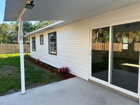 Single Family Residence in Cocoa FL 6065 Rena Ave Ave 8.jpg