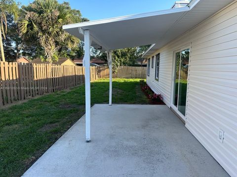 Single Family Residence in Cocoa FL 6065 Rena Ave Ave 7.jpg