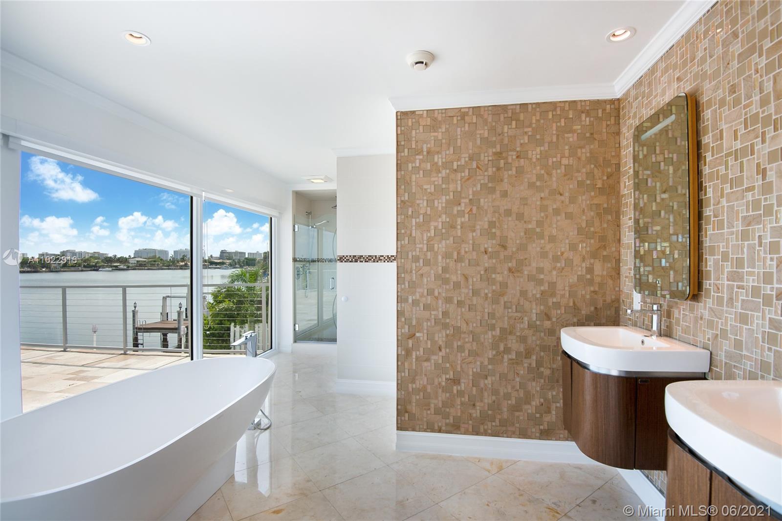 BISCAYNE BEACH-2ND ADDN - Residential