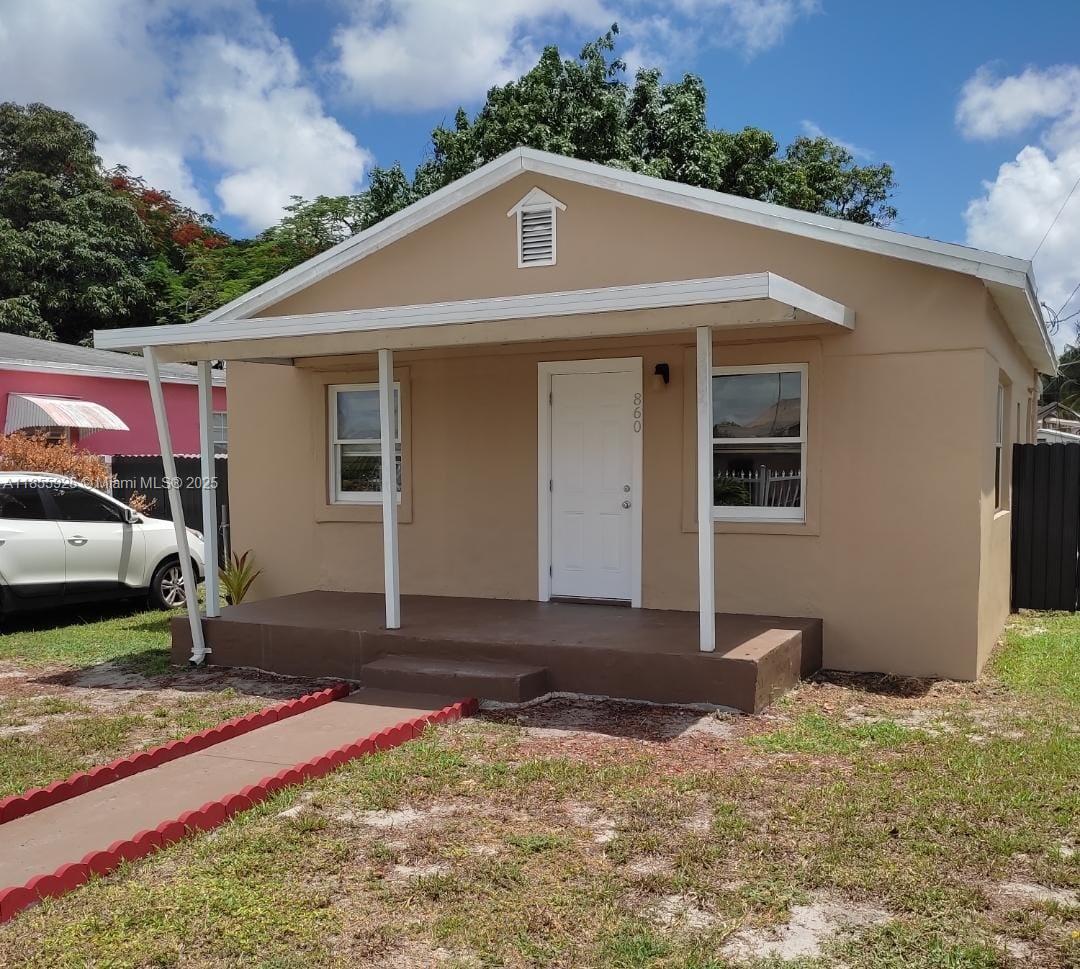 Beautifully remodeled one-story single-family home with no HOA, offering plenty of parking and space for your boat, RV, or trailer. Enjoy a sparkling pool and a large backyard, perfect for entertaining or relaxing. Centrally located in an upcoming neighborhood, close to the highway for easy travel, and not in a flood zone, this home blends modern updates with ample outdoor space for the perfect Florida lifestyle.
