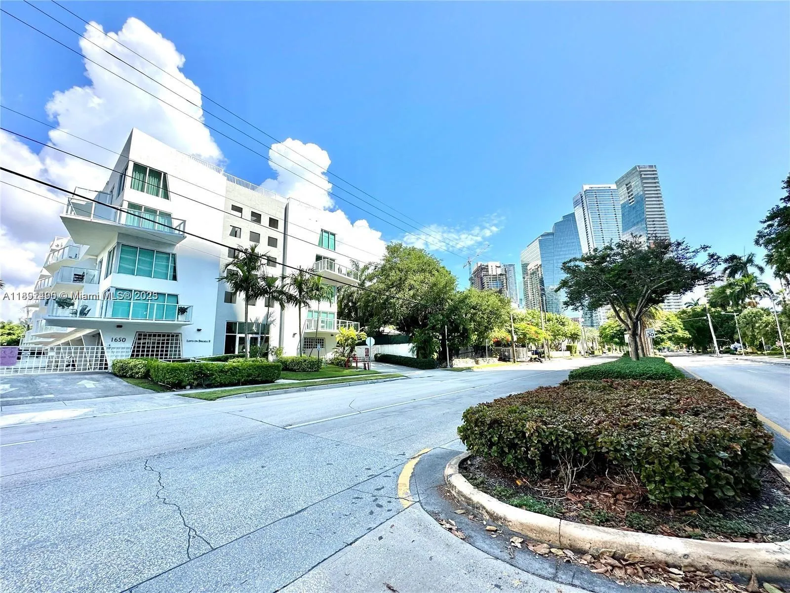 Miami, Florida 33129, United States, 1 Bedroom Bedrooms, ,2 BathroomsBathrooms,Residential,Active,224535