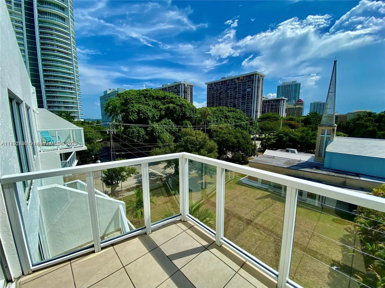 Miami, Florida 33129, United States, 1 Bedroom Bedrooms, ,2 BathroomsBathrooms,Residential,Active,224535