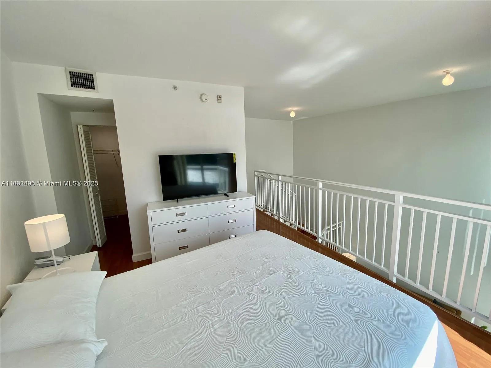 Miami, Florida 33129, United States, 1 Bedroom Bedrooms, ,2 BathroomsBathrooms,Residential,Active,224535