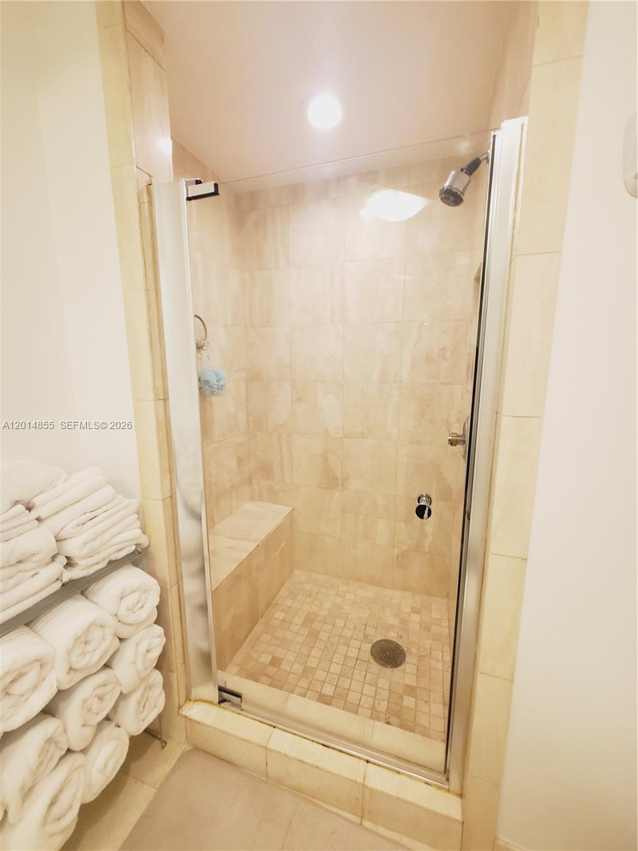 2000 ISL BLVD WILLIAMS IS - Residential Lease