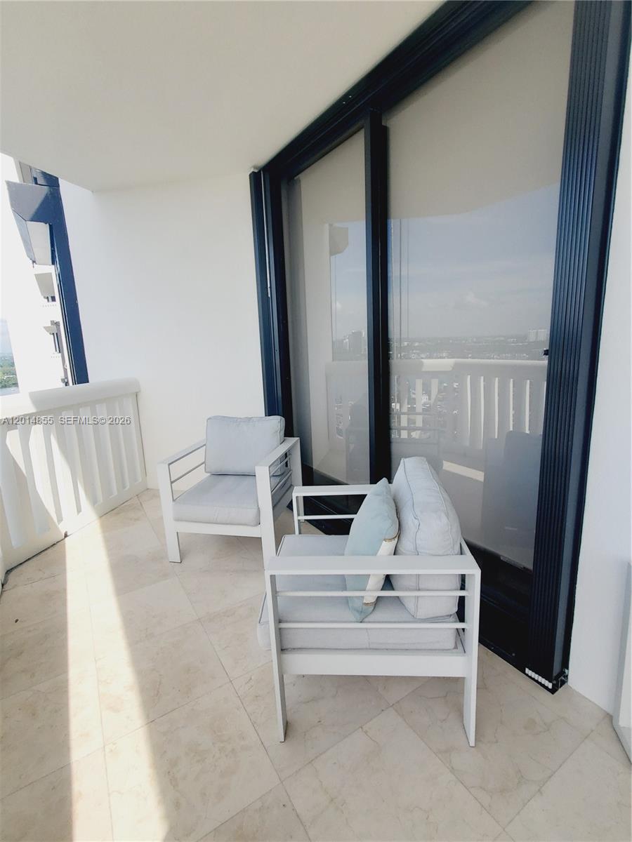2000 ISL BLVD WILLIAMS IS - Residential Lease