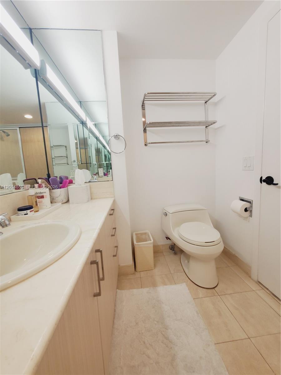 2000 ISL BLVD WILLIAMS IS - Residential Lease